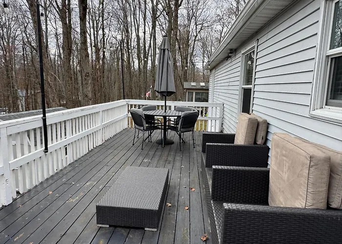Casa Rosado @ Pocono II By Lake Hot Tub Camelback
