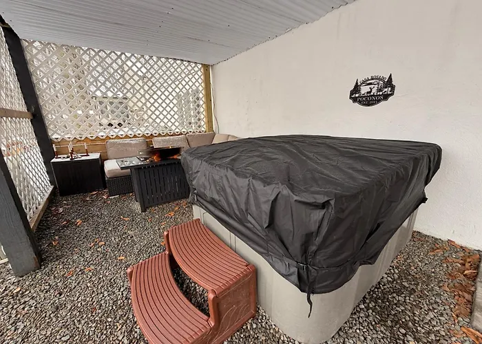 Casa Rosado @ Pocono II By Lake Hot Tub Camelback