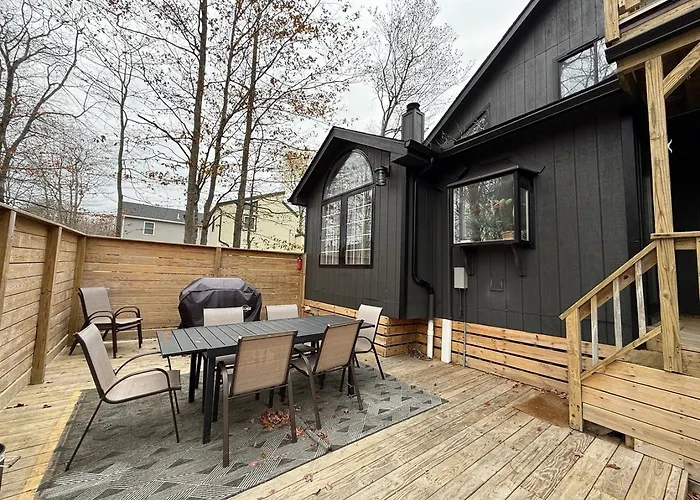 Hgtv Quality Chalet Hot Tub Outdoor Haven
